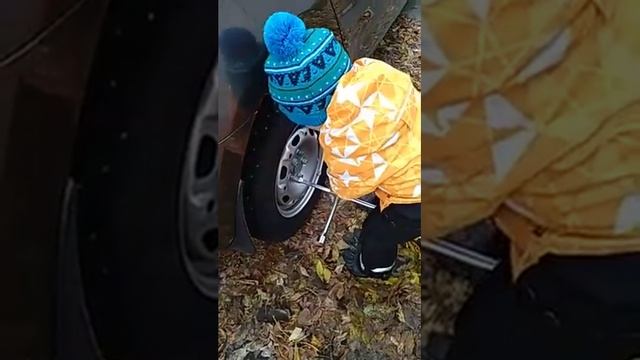 Как заменить летнюю резину на зимнюю. Совет специалиста)) смотреть онлайн