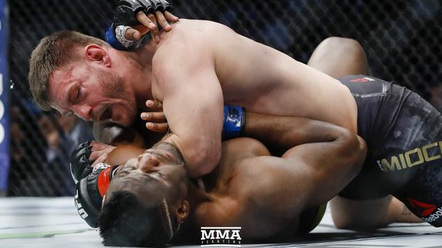 ЖЕСТКАЯ РЕАКЦИЯ БОЙЦОВ НА БОЙ UFC 220 МИОЧИЧ - НГАННУ смотреть онлайн
