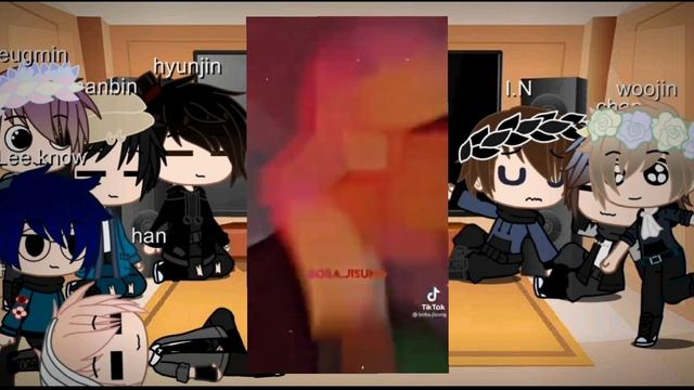 Stray Kids React To Felix...