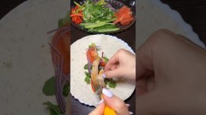 КАК ПРАВИЛЬНО ЗАВОРАЧИВАТЬ ШАУРМУ?САМАЯ ВКУСНАЯ ШАУРМА