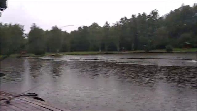 Отличный клёв и хорошая навеска осетра. Рыбалка на Нижнем водоёме в Клёвом месте на лосином острове смотреть онлайн