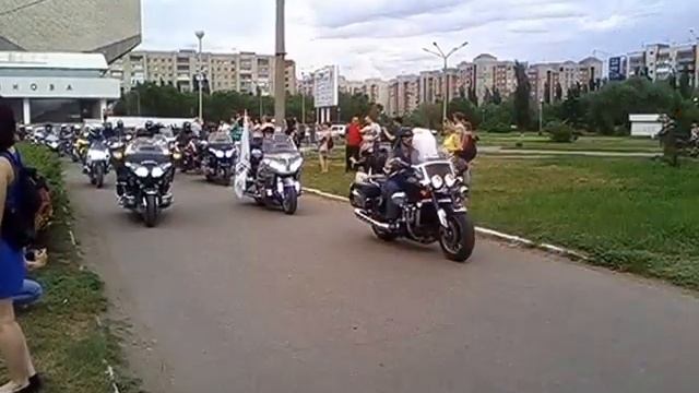 Старт пробега сибирских байкеров смотреть онлайн
