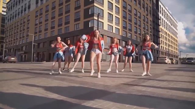 Maxun - Died In Your Arms смотреть онлайн