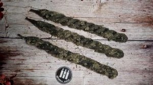ЧЕРНАЯ СВЕЧА ДЛЯ ЧИСТОК С ТРАВАМИ И МАСЛО ПАЧУЛИ.