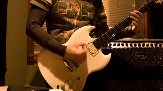 500t Ceramic Pickup Gibson SG Baritone VS Mike Mushok Baritone with 500 t Ceramic Pickup смотреть онлайн
