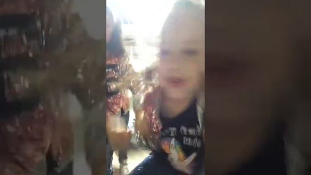 Когда ты не знаешь чем заняться перед выступлением. Мы жём. смотреть онлайн