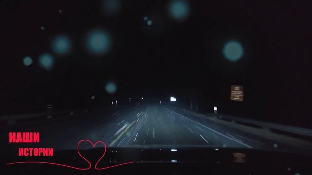 Лежавшую в канаве женщину обвивали змеи, даже врачи боялись к ней подойти, а через мгновение... смотреть онлайн