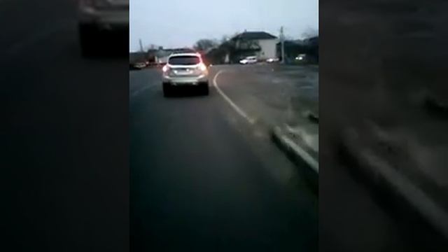 Глупое падение на мопеде альфа смотреть онлайн