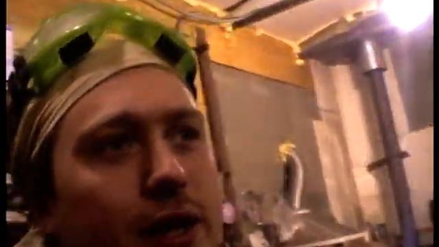 Гримыч и его Нива 2121 ремонт у Моноса.Тормоза, днище, сварка. смотреть онлайн