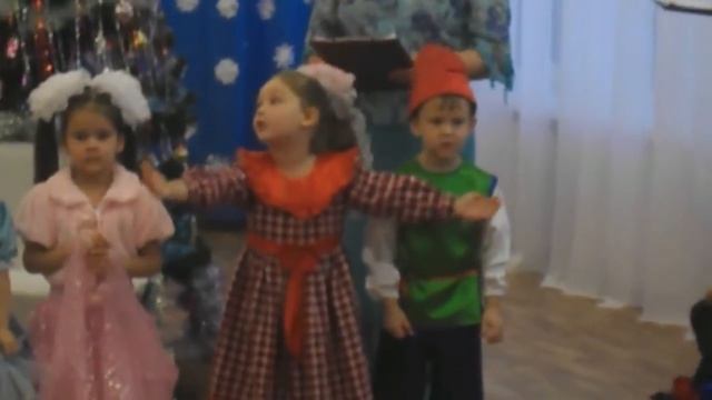 С Новым Годом!!!!! Счастья, радости, любви!!! смотреть онлайн