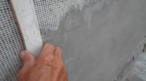 Штукатурка фасада дома.Крепление сетки от разрыва и трещин.