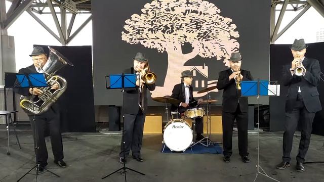 Dixieland "Hello Dolly" - Moscow jazz ensemble смотреть онлайн