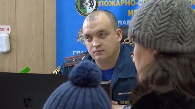 Сотрудникам полиции удалось найти "террориста" - им оказался 9-летний мальчик. смотреть онлайн