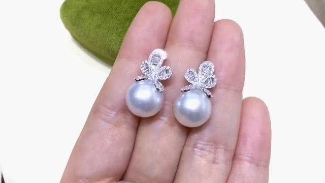 11-12 mm South Sea Pearl Classic Earrings 18k Gold w/ Diamond - AAAA смотреть онлайн