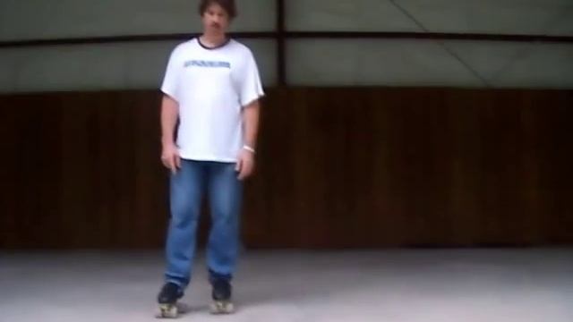 Learning How to do Crossovers on Roller Skates - Part 2 смотреть онлайн