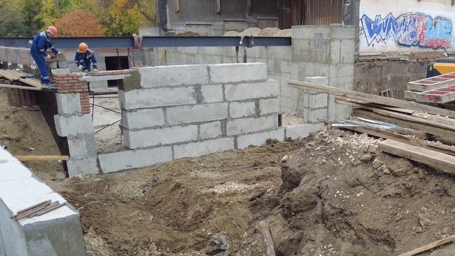 В Самаре идет реконструкция бывшего кинотеатра «Россия» на Чернореченской смотреть онлайн