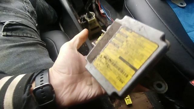 VLOG.СТАВЛЮ БЕЗОПАСНОСТЬ/ TOYOTA CARINA E смотреть онлайн