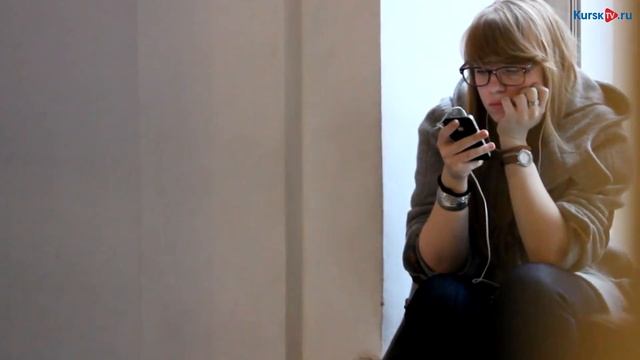 Мобильная зависимость.Куряне и дня не могут прожить без телефона смотреть онлайн