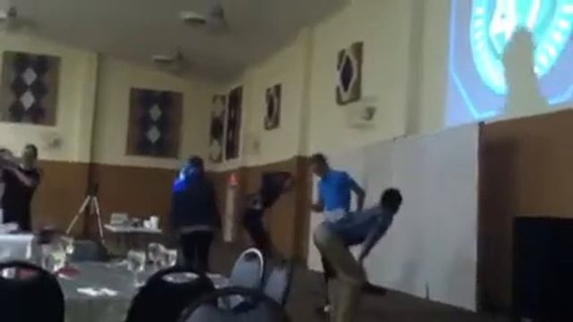 Dad Twerks At Birthday Party смотреть онлайн