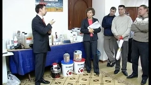 Приклеивание деревянных напольных покрытий с помощью клея Vermeister смотреть онлайн