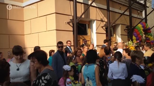 День знаний в элитном Кловском лицее и школе №89, где учатся дети знаменитых родителей смотреть онлайн