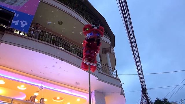 Нячанг. Танец льва смотреть онлайн