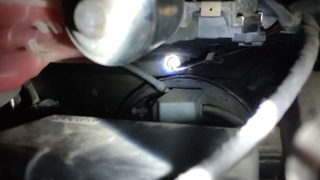 Рено эспейс 4,проводим силовые провода от АКБ из моторного отсека в салон смотреть онлайн