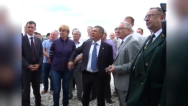 Рустам Минниханов посетил «Ягодную долину» смотреть онлайн