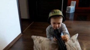 Автомат детский на батарейках Распаковка и обзор Детское оружие