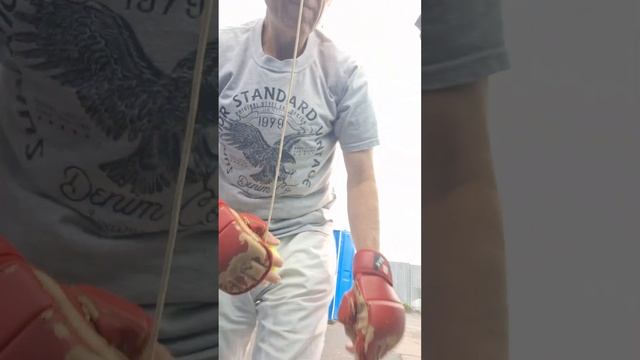Попутная тренировка. Кто то курит, кто то гоняет шары...? смотреть онлайн