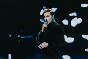 Дима Билан - «Белые розы» | памяти Юрия Шатунова (Музыкальная премия «Виктория 2023»)