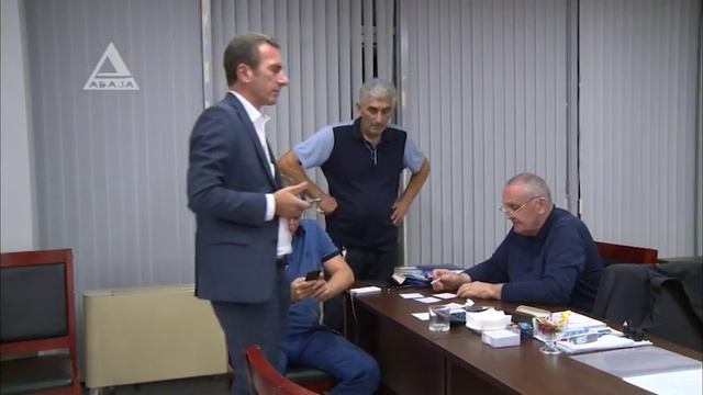 Ночная смена.Как считали голоса в штабах кандидатов в Президенты РА? смотреть онлайн