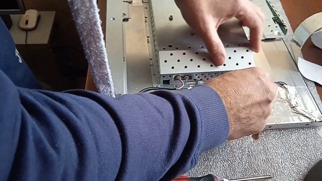 Диагностика инвертора и ламп подсветки монитора Fujitsu смотреть онлайн