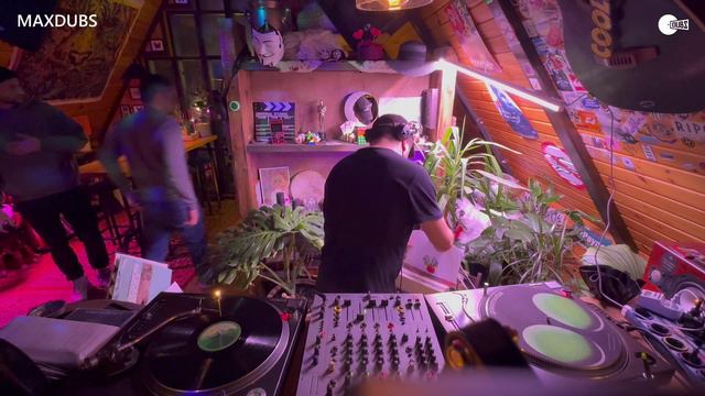 Downtempo Vynil Mix - DJ Maxdubs - Cherdak