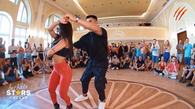 Kike y Nahir / Romantic Dance смотреть онлайн