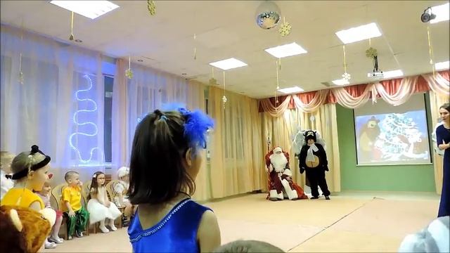 Первый новогодний утренник! Суп с пельмешками))