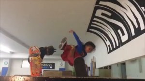 Дети катаются на скейте! Невероятные трюки на скейтборде!