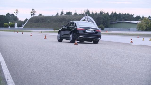 Mercedes Benz S 680 GUARD - INTERIOR, TECH FEATURES смотреть онлайн