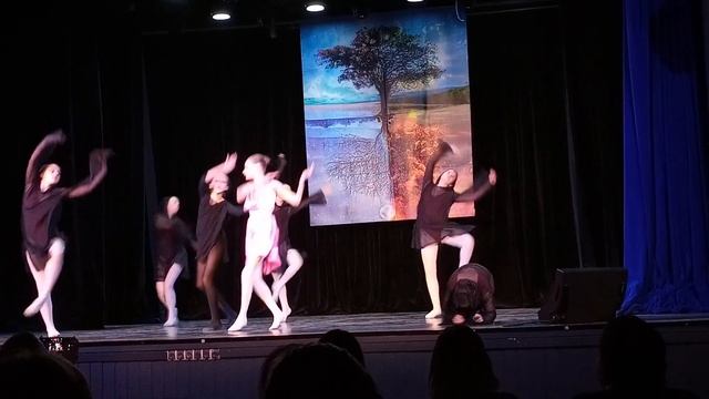 26.02.2023. Наш спорный номер. Танцуют дети 10, 12, 13 лет. смотреть онлайн