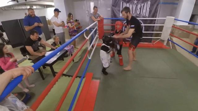 Никита "УФА" Боржемский VS Артём "Ветеран" Смыслов Molot Kids Challenge смотреть онлайн