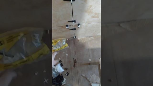 Чем лучше выравнивать плитку??? смотреть онлайн