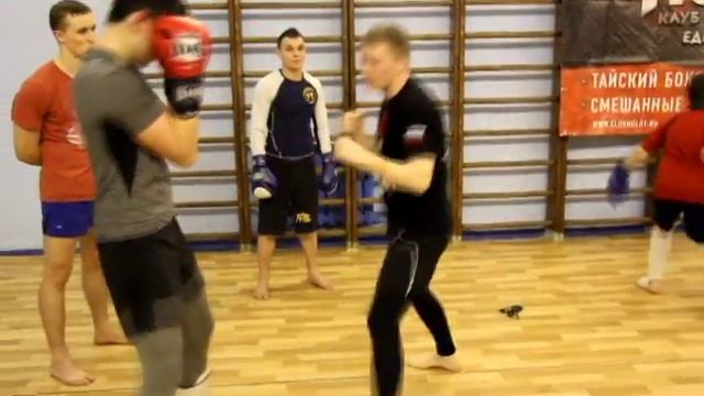 Клуб Молот смотреть онлайн