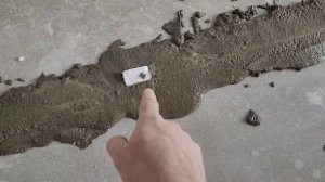 СТРУННЫЕ МАЯКИ  на пол! Особенности установки. Стяжка пола по МАЯКАМ.