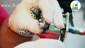 Применение очистителя монтажной пены