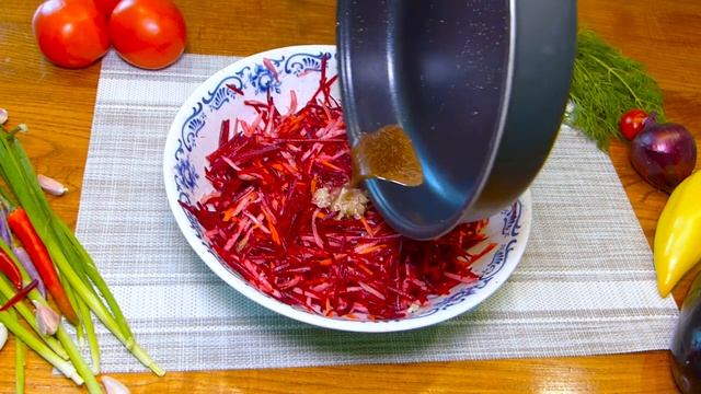 Рецепт необыкновенного простоого и вкусного салата из обычных продуктов. Подойдет на Новый Год