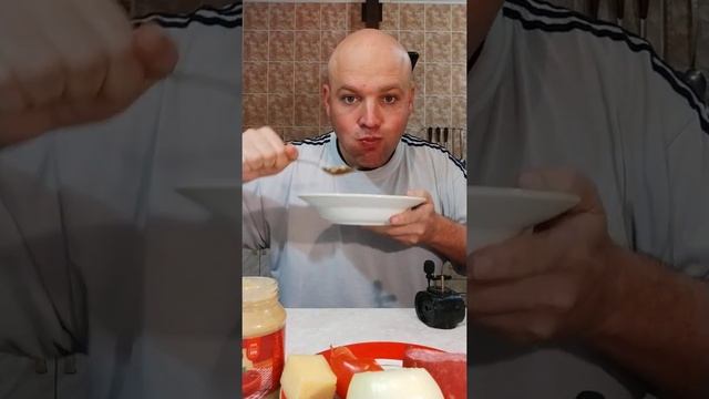 МУКБАНГ вчерашний суп из пельмений / ОБЖОР утренний завтрак смотреть онлайн