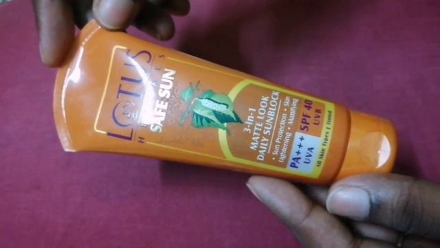 सनस्क्रीन क्रीम | सनस्क्रीन क्रीम कैसे लगाएं | lotus Herbals safe sun screen spf40 | honest review смотреть онлайн