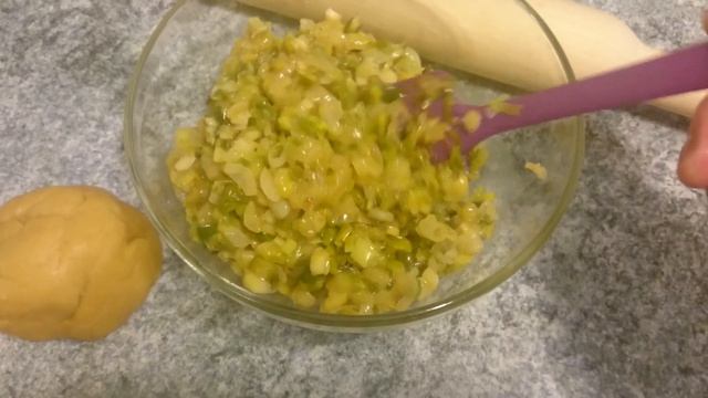 Обалденная луковая лепешка смотреть онлайн