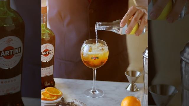 Martini & Tonic su MARTINI® Rosso смотреть онлайн