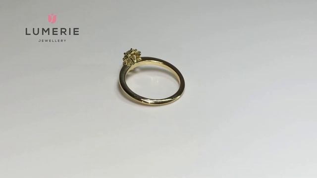 Нежное помолвочное кольца с центральным овальным бриллиантом из золота. смотреть онлайн